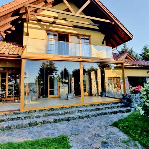Безкаркасні каркасні системи для балконних огороджень, виробник Польща