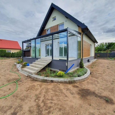 Безкаркасні каркасні системи для балконних огороджень, виробник Польща